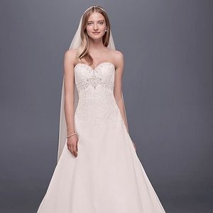 David’s bridal organza wedding dress size 6